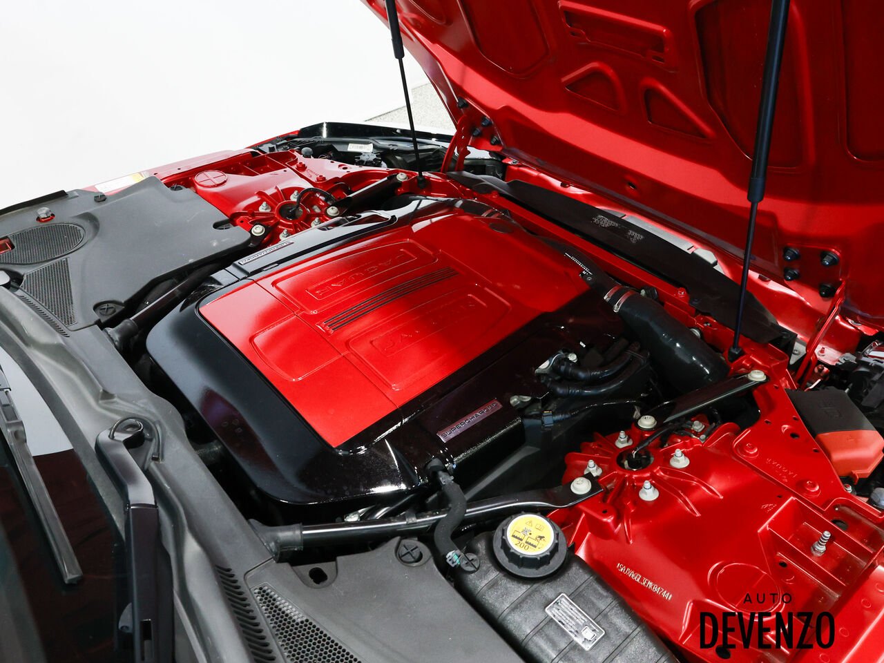2014 Jaguar F-TYPE Red Saint-Eustache - photo #20