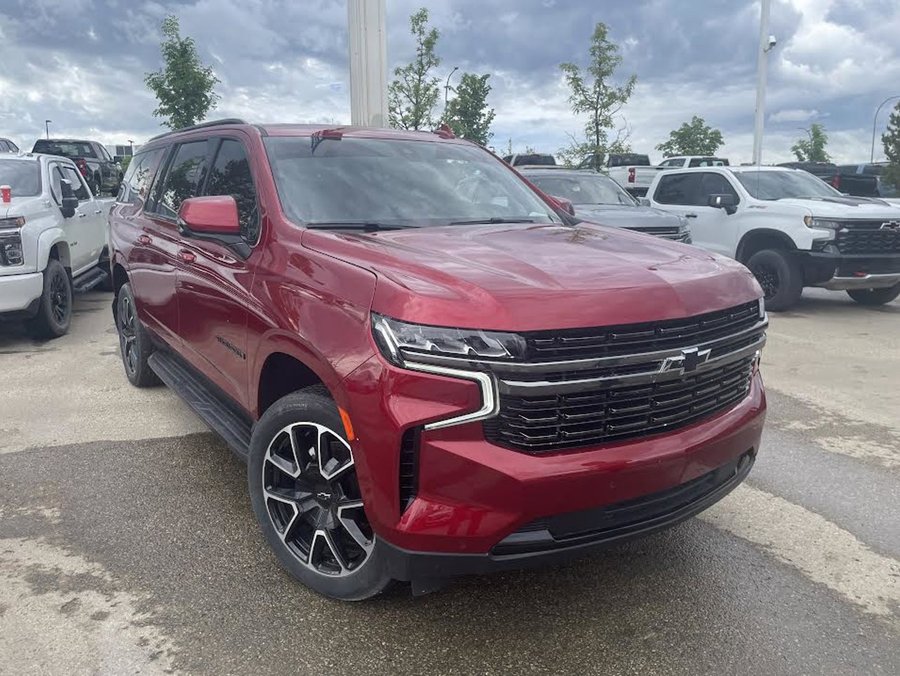 2022 Chevrolet Suburban 2022 Red