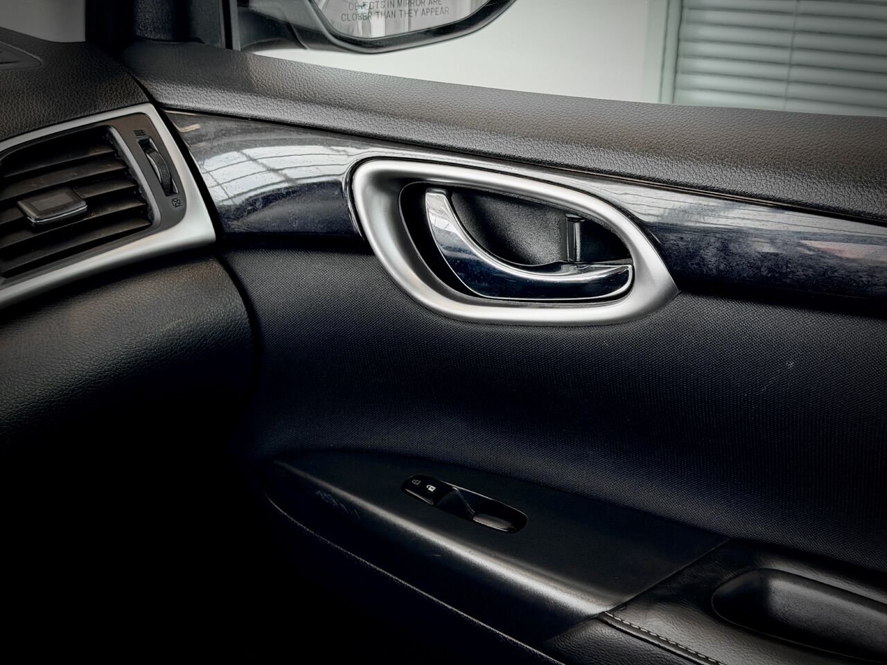 2018 Nissan Sentra Grey Notre-Dame-des-Prairies - photo #31
