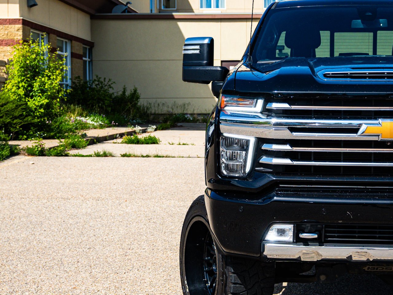 2023 Chevrolet Silverado 3500HD 4WD Crew Cab 159 High Country Black Sherwood Park - photo #5