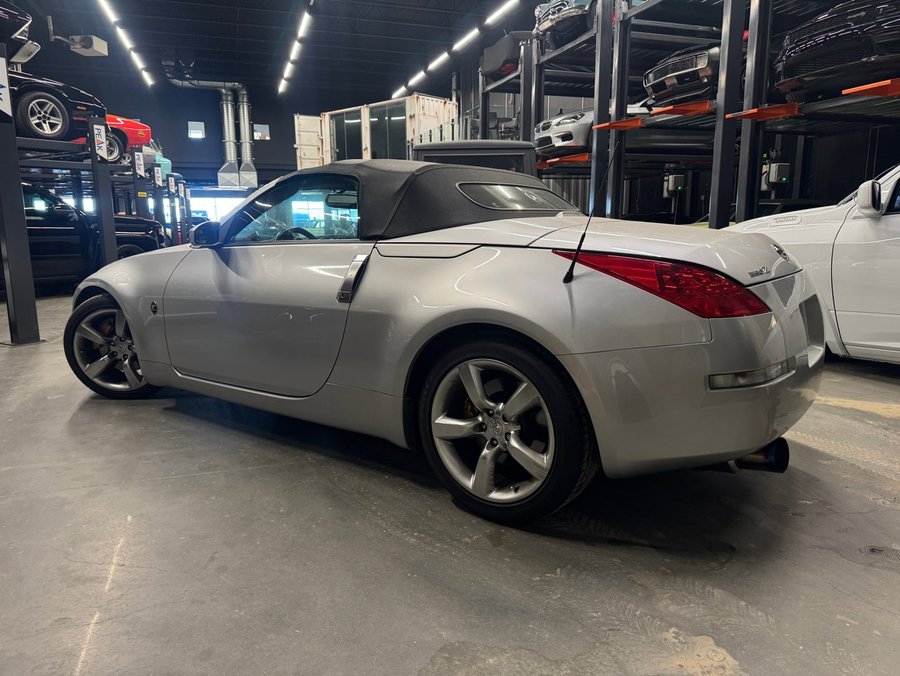 2006 Nissan 350Z 2006 Airstream