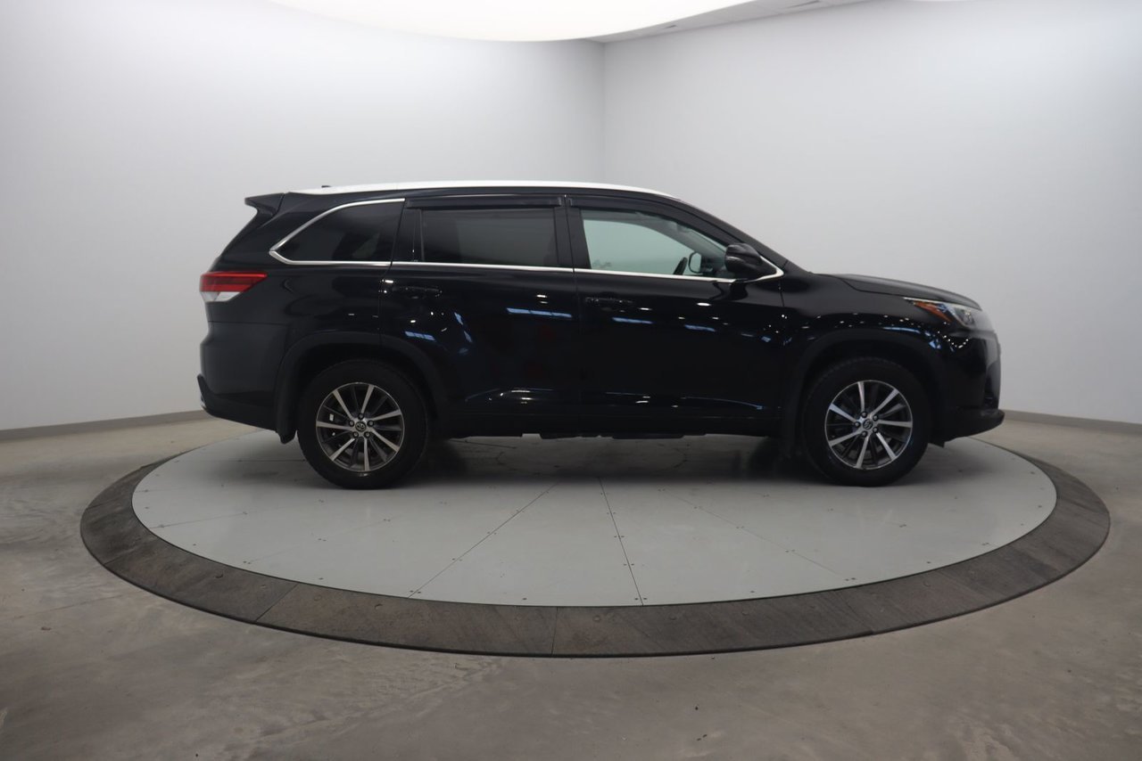 2017 Toyota Highlander XLE Black Baie-Comeau - photo #2