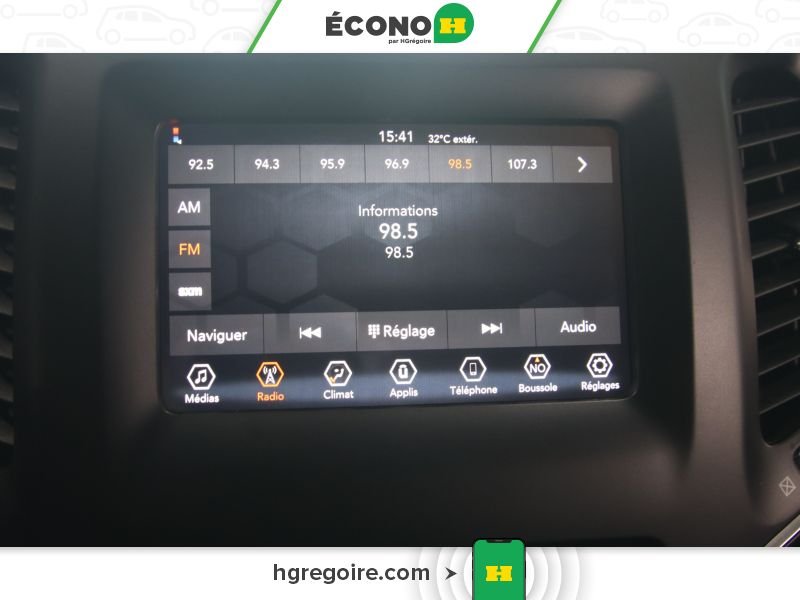 2019 Jeep Cherokee Green Laval - photo #9