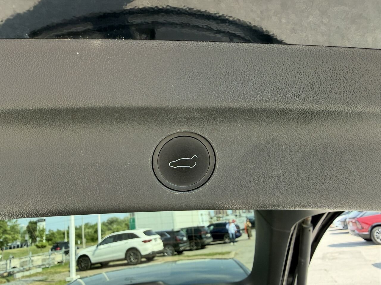 2022 Tesla Model Y LONG RANGE AWD Black Laval - photo #14