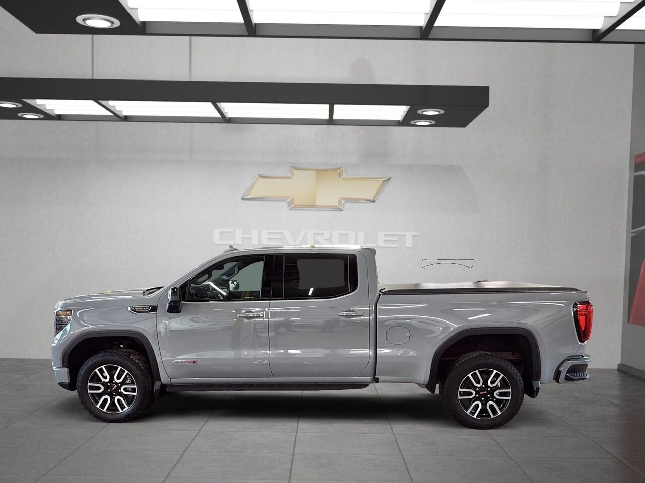 GMC Sierra 1500 AT4 cabine multiplace 4RM 157 po 2025 Gris Saint-Hyacinthe - photo #4