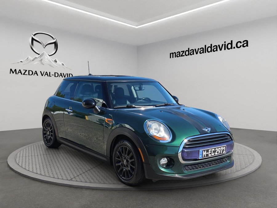 MINI Cooper toit rigide Hayon 3 portes, Toit ouvrant, cruise control, sièges en cuir, MANUEL 2016 Vert