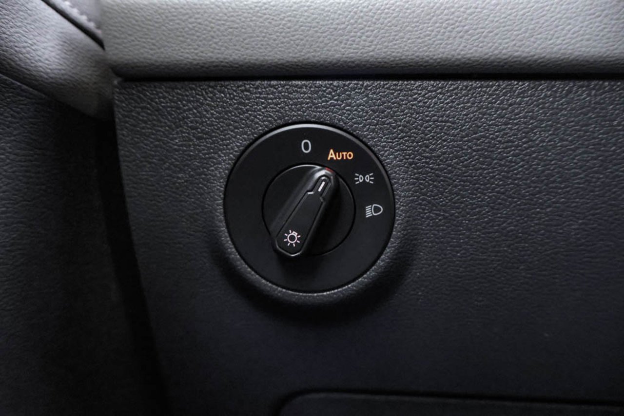 2024 Volkswagen Taos Comfortline 4MOTION Black Sherwood Park - photo #17