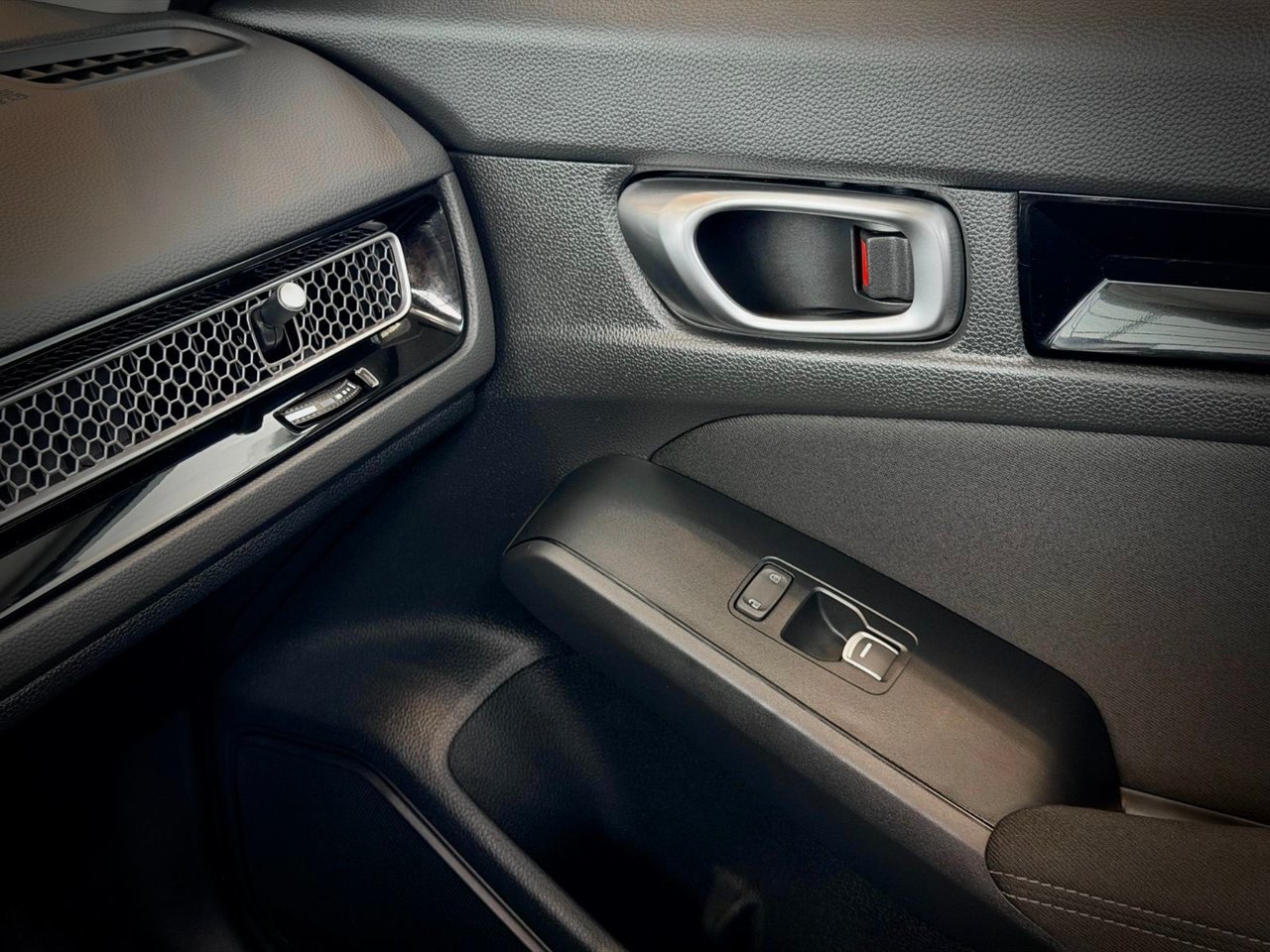 2024 Honda Civic Sedan Silver Notre-Dame-des-Prairies - photo #31