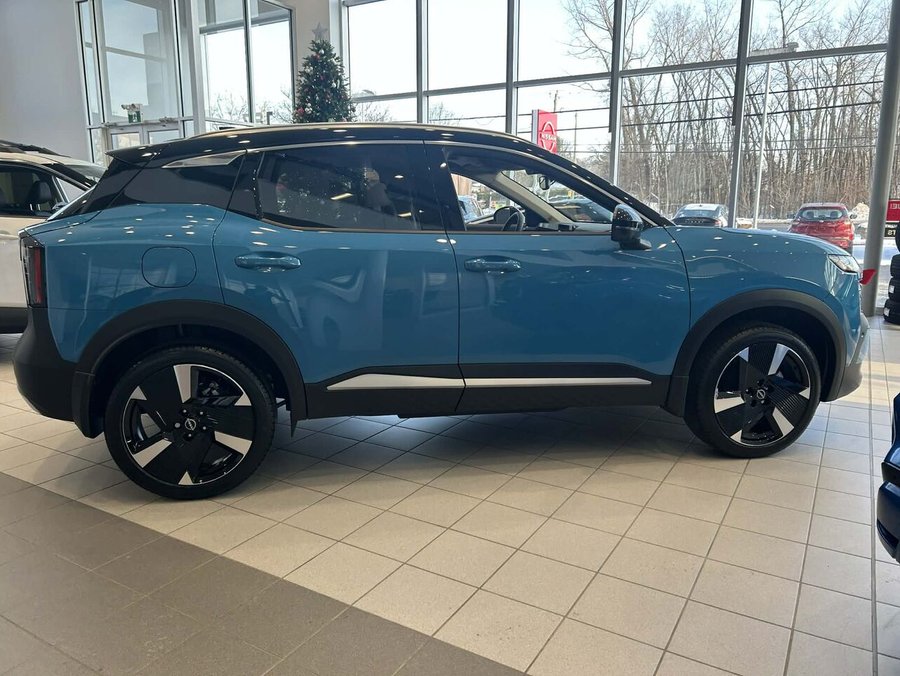 2026 Nissan Kicks 2026 Artic Ice Blue Metallic/Super Black
