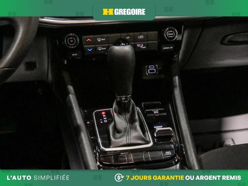 2023 Jeep Compass White Laval - photo #23
