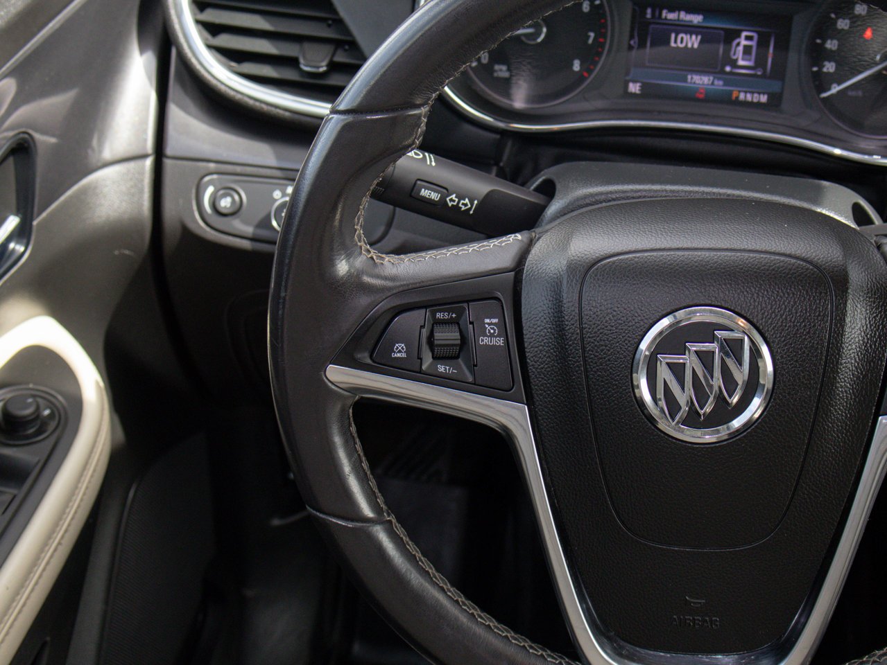 2020 Buick Encore AWD 4dr Preferred White Sherwood Park - photo #21