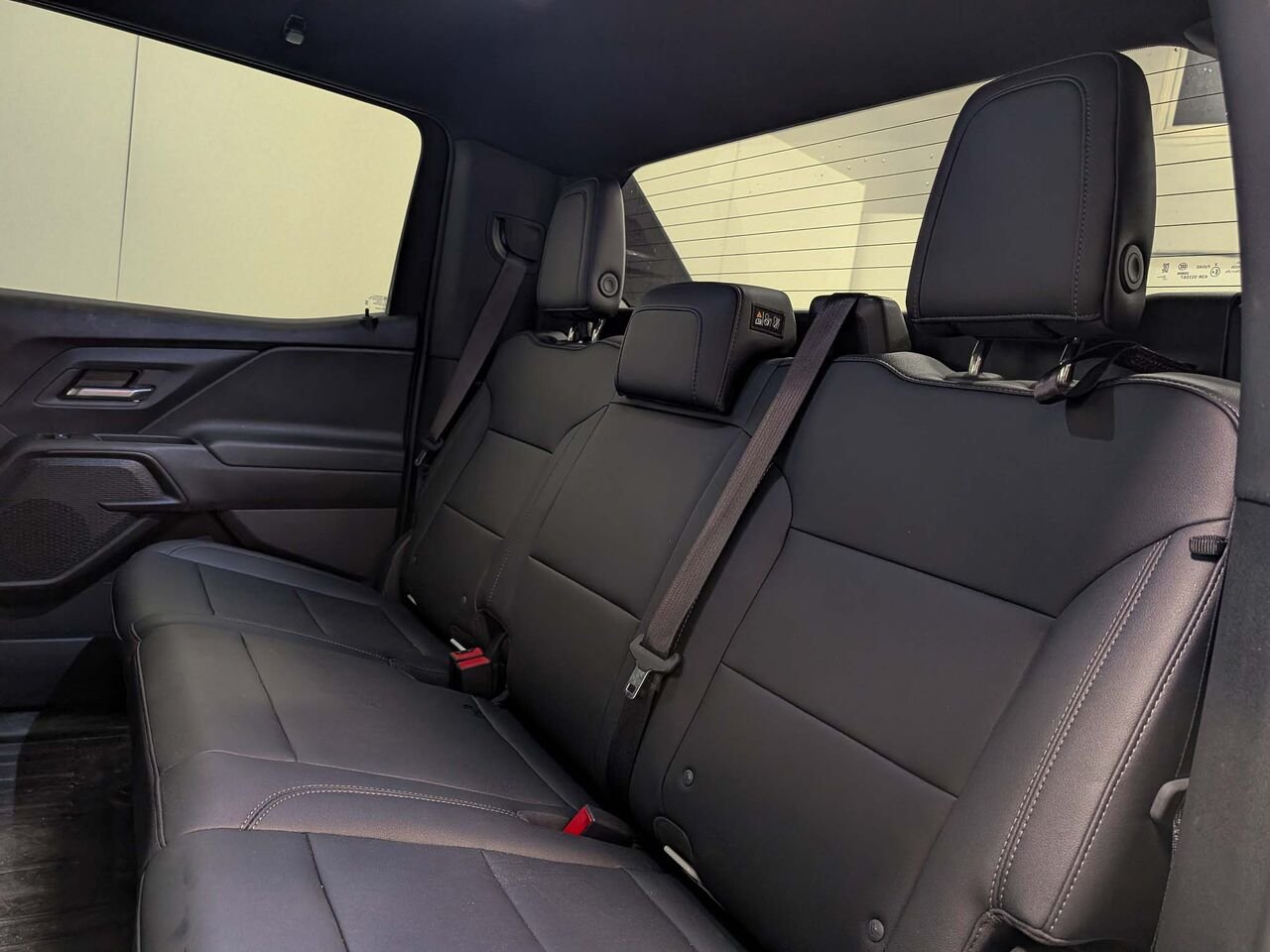 CHEVROLET Silverado EV eAWD Crew Cab 4WT Grosse Batterie 2024 Blanc Sherbrooke - photo #9