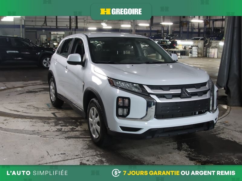 2022 Mitsubishi RVR White Laval - photo #0