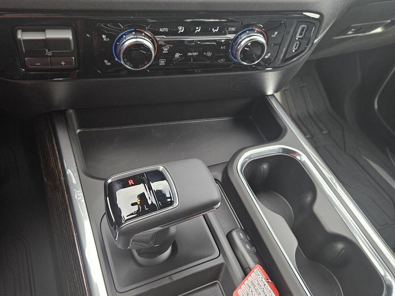2026 GMC Sierra 1500 Elevation cabine multiplace 4RM 157 po Summit White Thetford Mines - photo #13