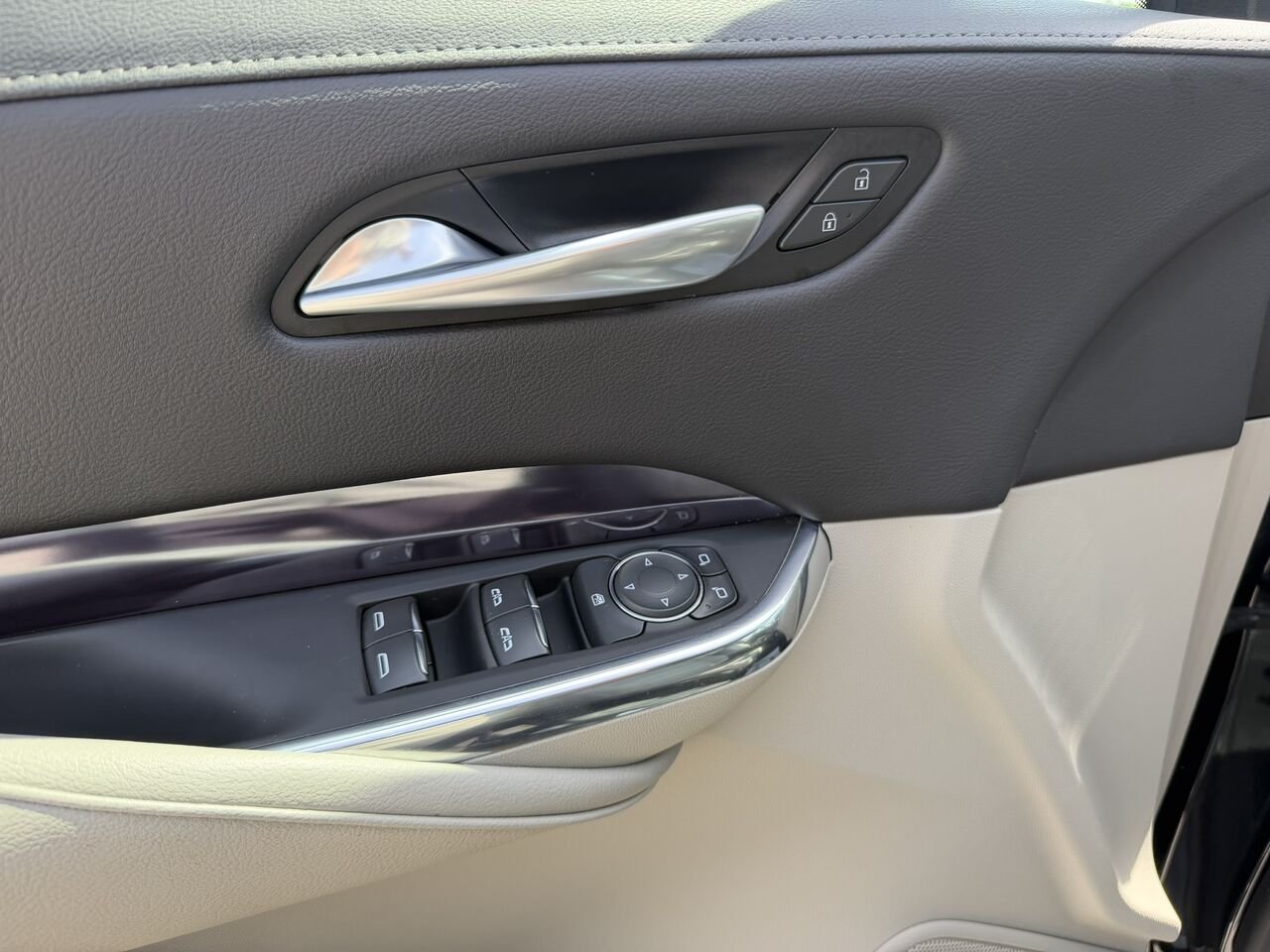 2023 Cadillac XT4 LUXURY AWD FINANCEMENT À PARTIR DE 3.99% STOCK XP5650 Black Laval - photo #20