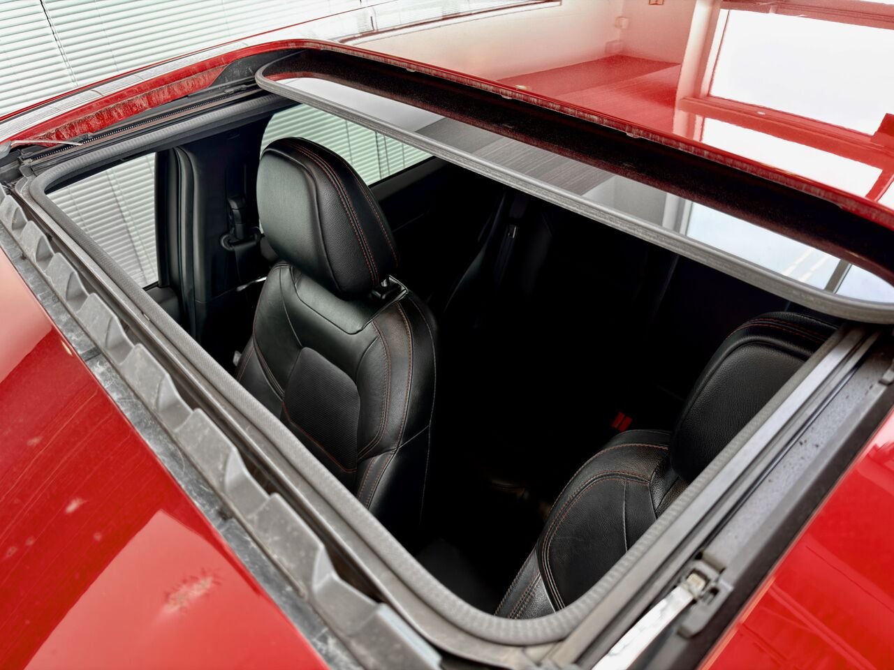 2022 Mazda CX-5 Red Notre-Dame-des-Prairies - photo #13