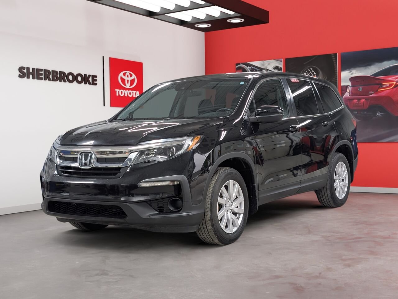 Honda Pilot LX/SIÈGES CHAUFFANTS/CAMÉRA DE RECUL/BLUETOOTH/AC/VITRES ÉLECTRIQUES 2021 Noir Sherbrooke - photo #0