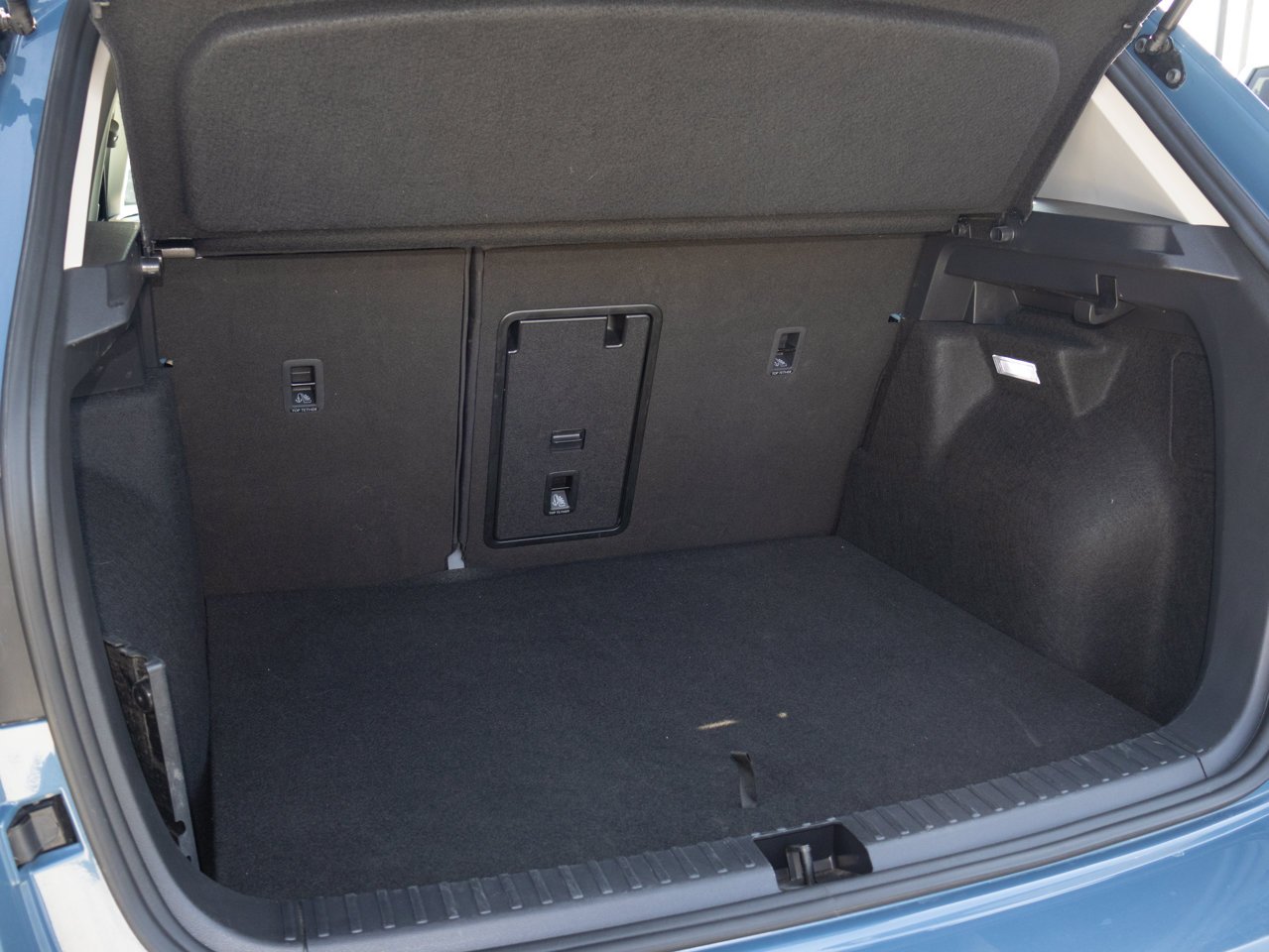 2026 Volkswagen Taos Comfortline 4MOTION Blue Sherwood Park - photo #10