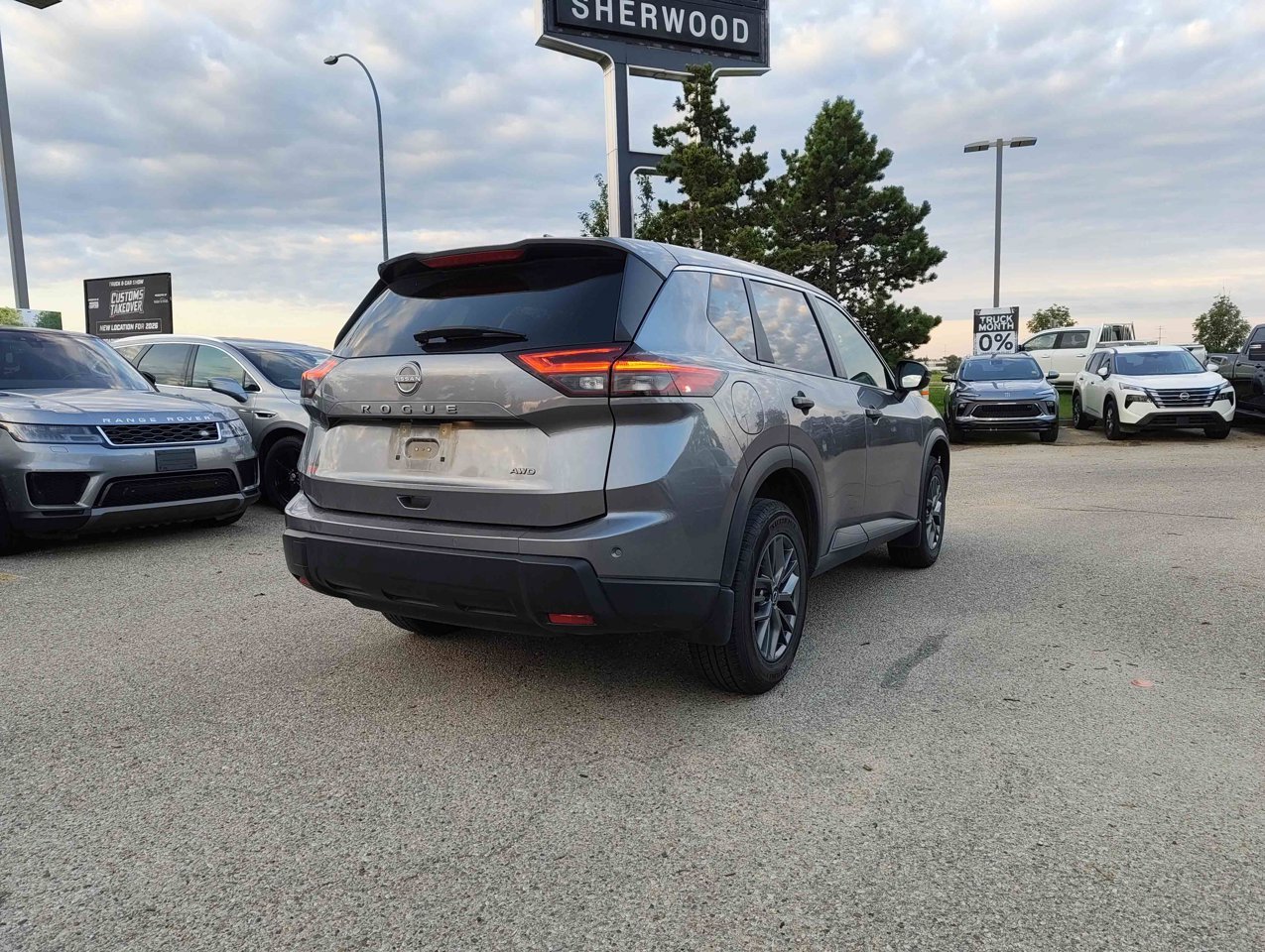 2024 Nissan Rogue AWD S Grey Sherwood Park - photo #4