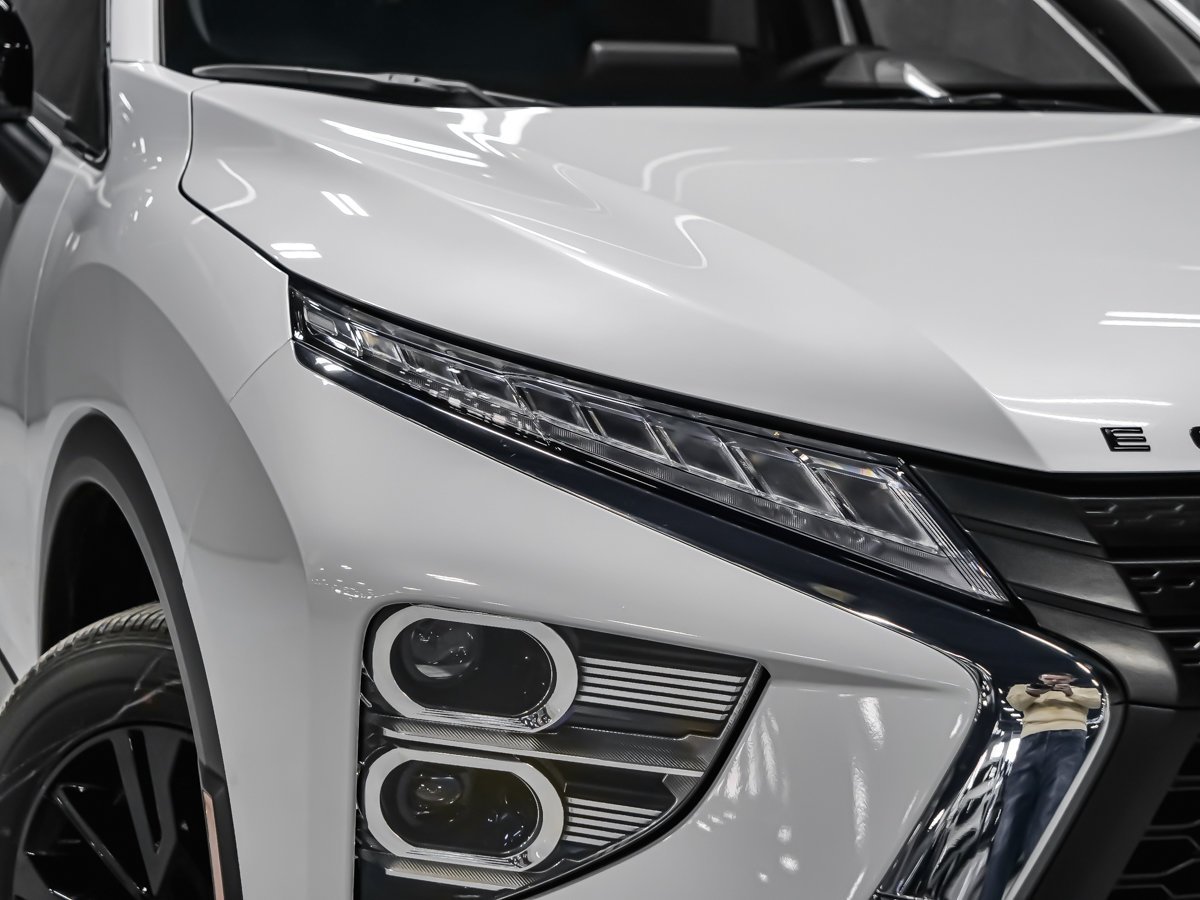 2026 Mitsubishi Eclipse Cross NOIR White Diamond Montreal - photo #7