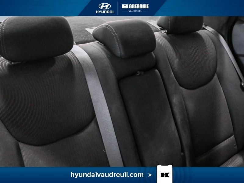 2016 Hyundai Elantra White Laval - photo #29
