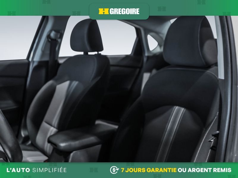 2023 Kia Forte Grey Laval - photo #15