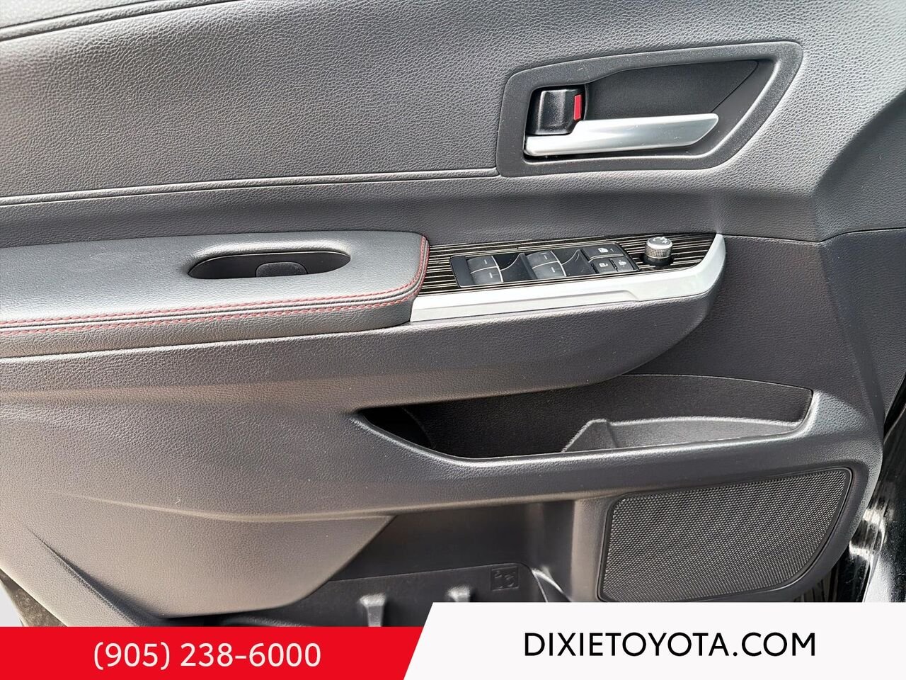 2026 Toyota Sienna XSE AWD TEC PKG / HEATED SEATS / REAR-ENTERTAINMENT PLAYER / ALLOY WHEELS / CARPLAY AND ANDROID AUTO Black Mississauga - photo #7