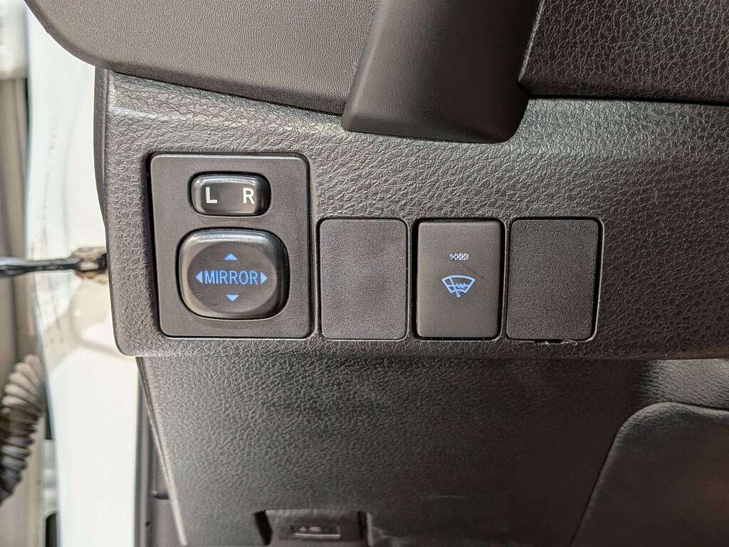2017 Toyota Corolla 4dr Sdn CVT CE White Val-David - photo #28