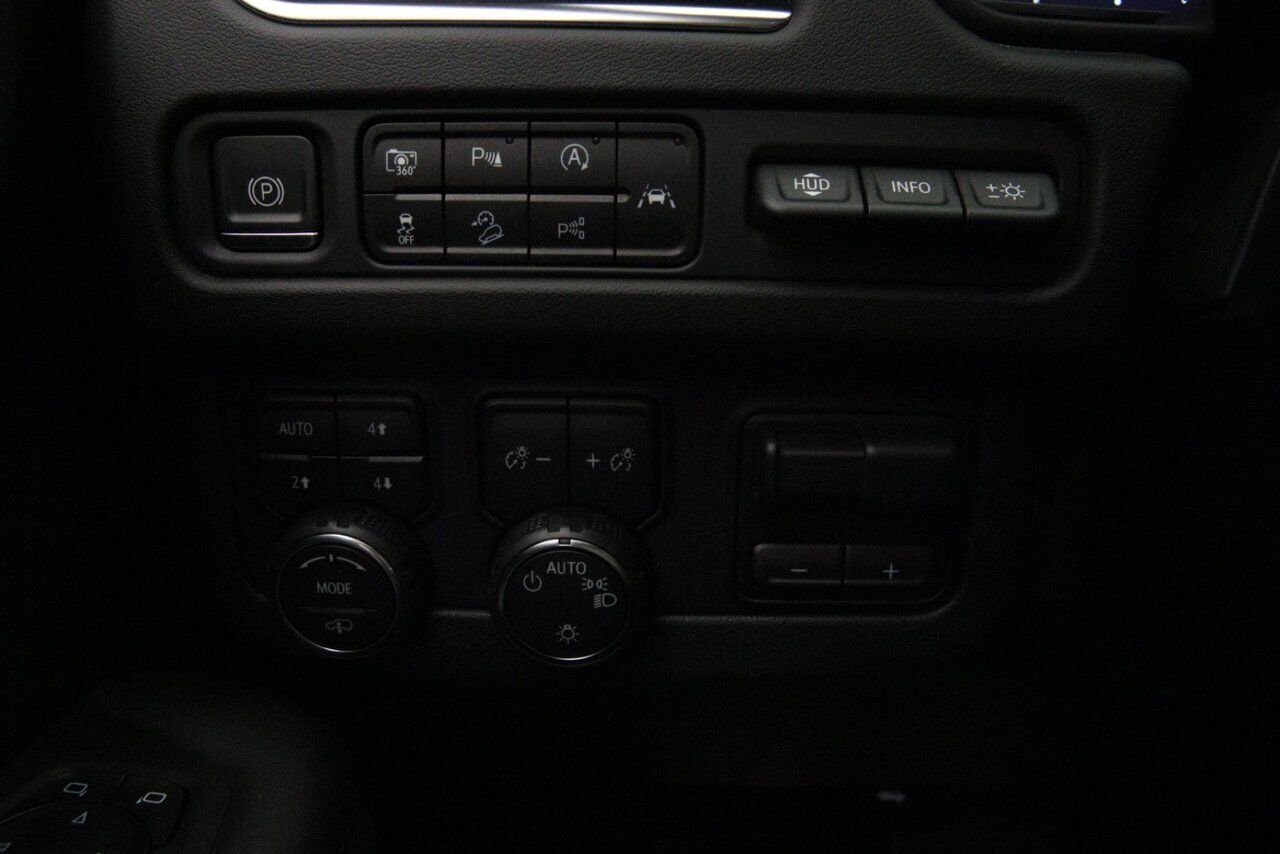 Chevrolet Suburban NIV 1GNSKGKT4PR480429 2023 Noir Baie-Comeau - photo #40