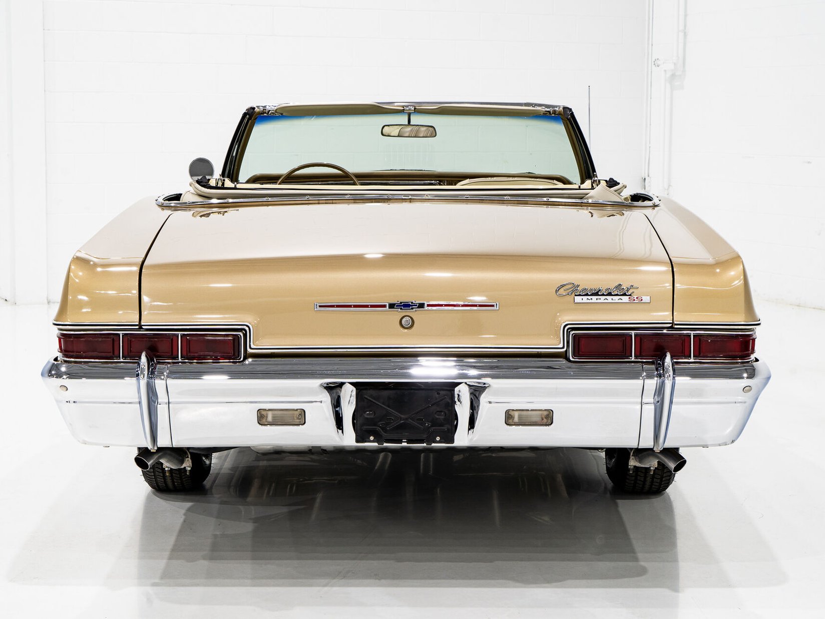 Chevrolet Impala 427 Convertible fully loaded with A/C **PRIX EN USD** 1966 Montréal - photo #1