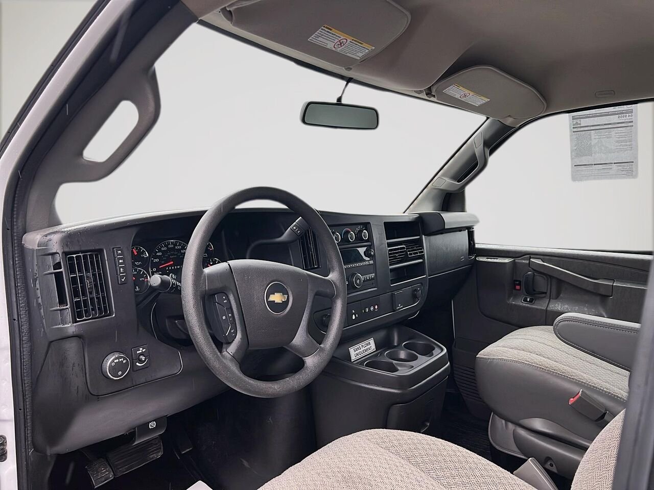 2025 Chevrolet Fourgonnette commerciale tronquée Express White Québec - photo #9