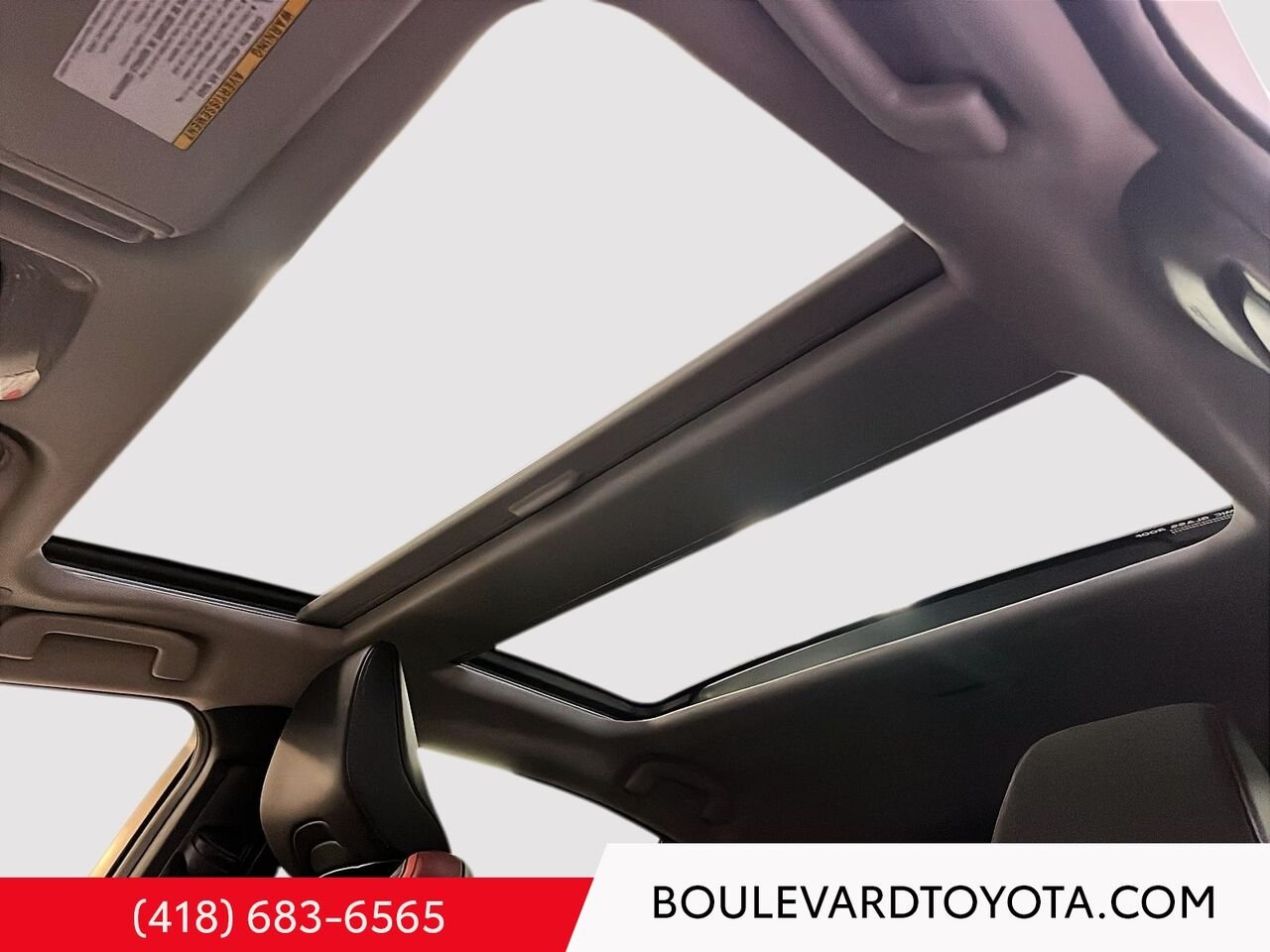 2025 Toyota Prius hybride branchable 99682A-100 | XSE White Québec - photo #10