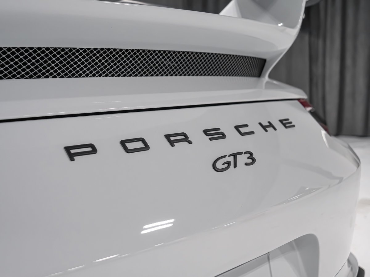 2018 Porsche 911 GT3 White Montreal - photo #11