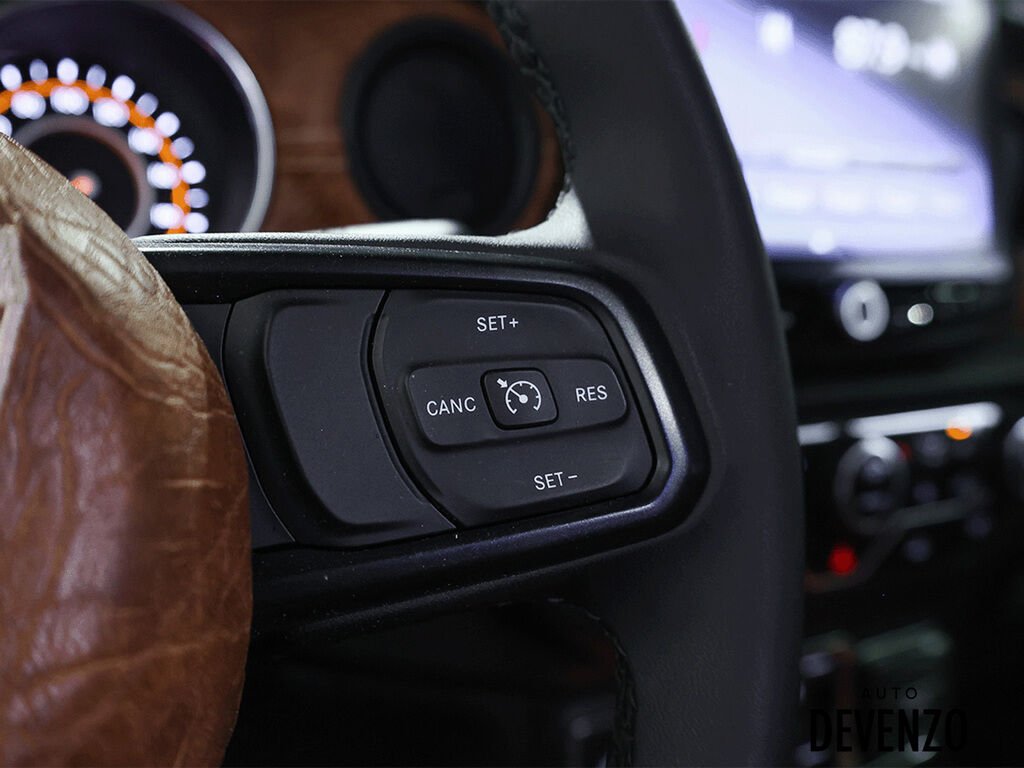 2023 Jeep Gladiator Grey Saint-Eustache - photo #20