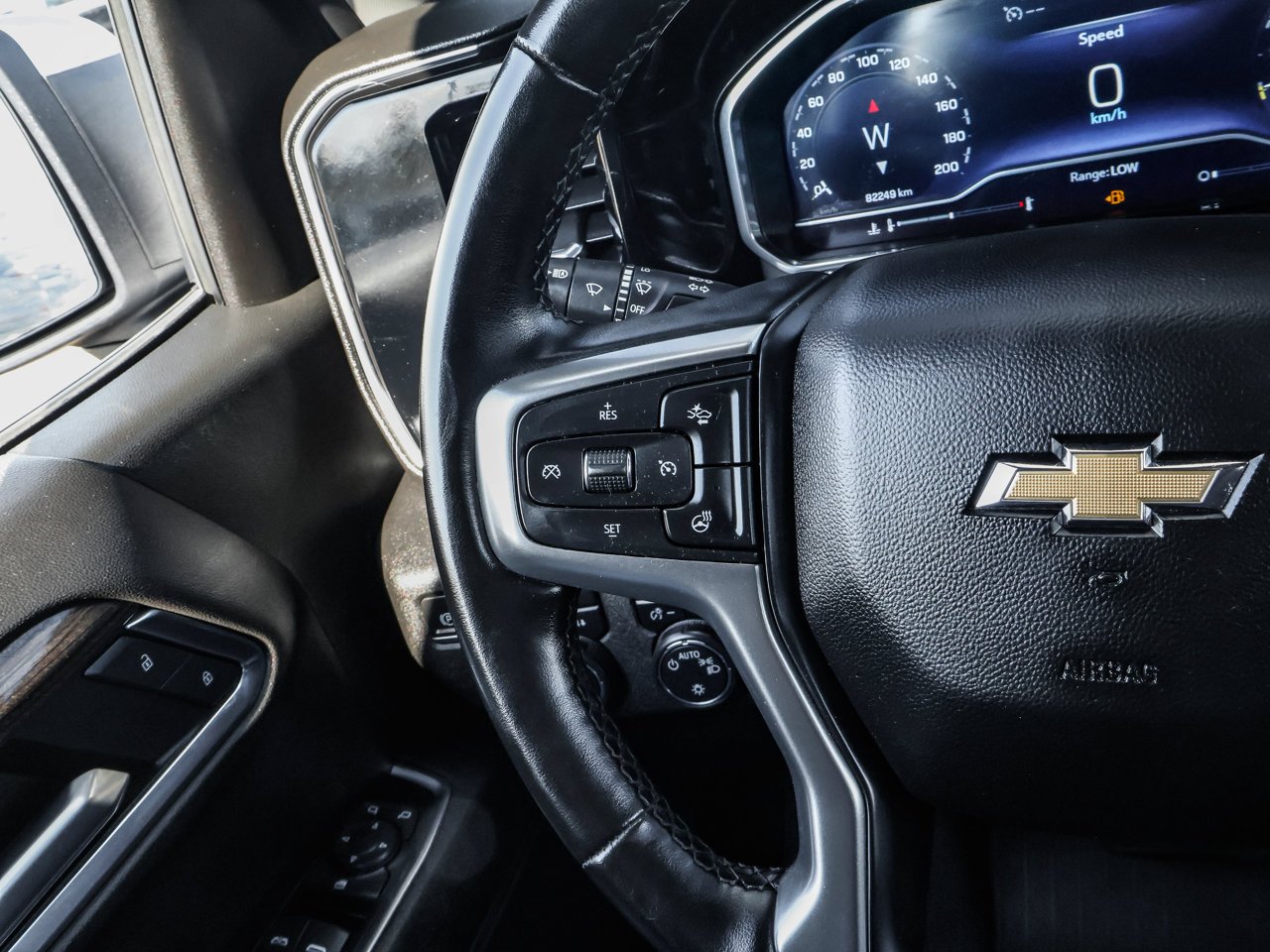 2023 Chevrolet Silverado 1500 4WD Crew Cab 147 LT White Sherwood Park - photo #21