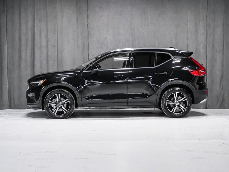 2025 Volvo XC40 B5 CORE BRIGHT CLIMATE Black