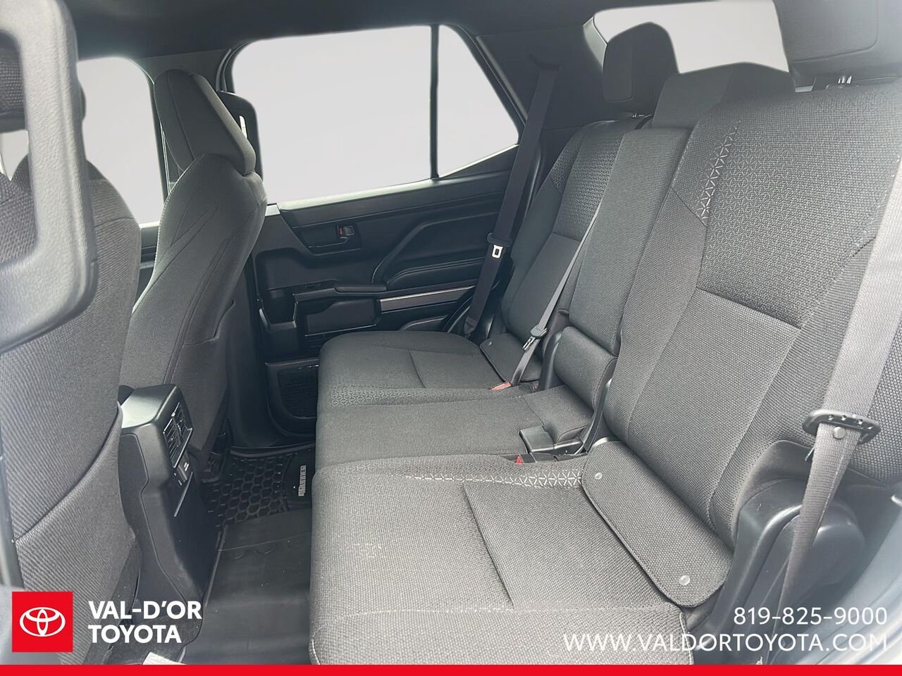 Toyota 4Runner 4 roues motrices 2025 Blanc Val-d'Or - photo #8
