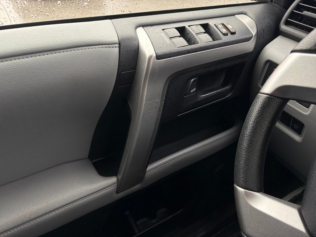 Toyota 4Runner 4WD 4dr V6 SR5 2013 Gris Gatineau - photo #9