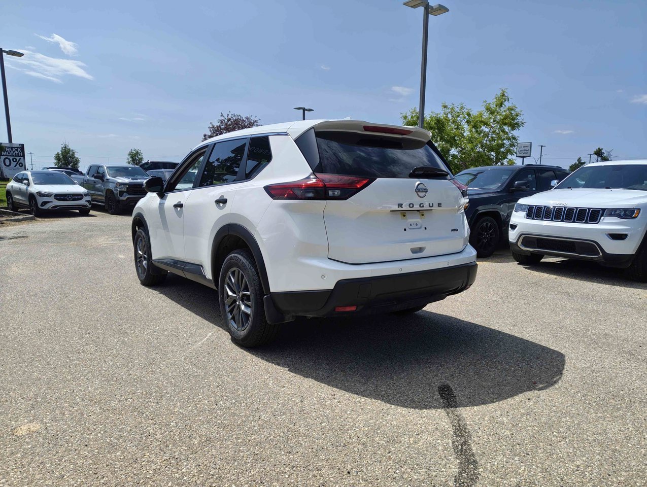2024 Nissan Rogue AWD S White Sherwood Park - photo #4
