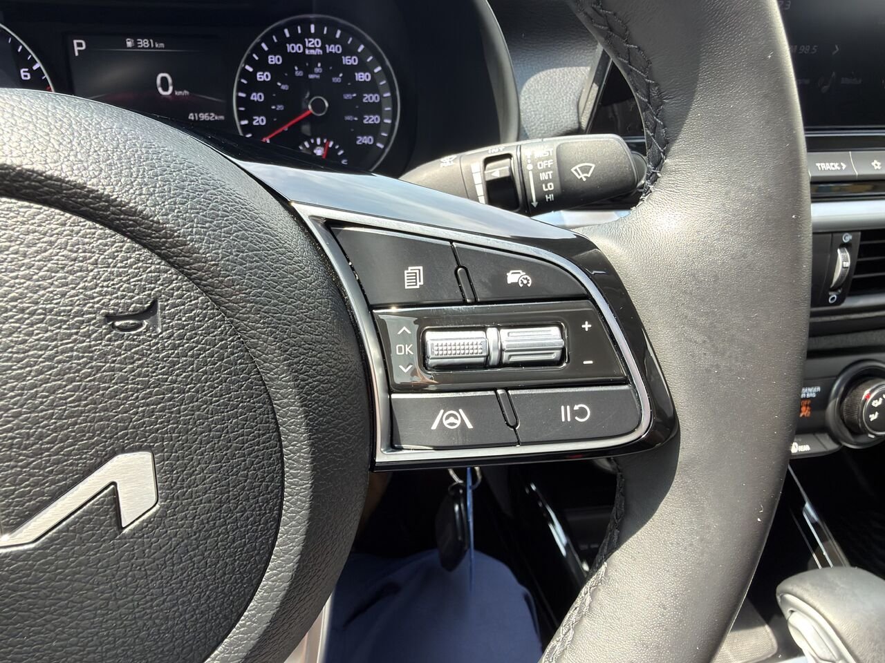 2024 Kia Forte White Thetford Mines - photo #18