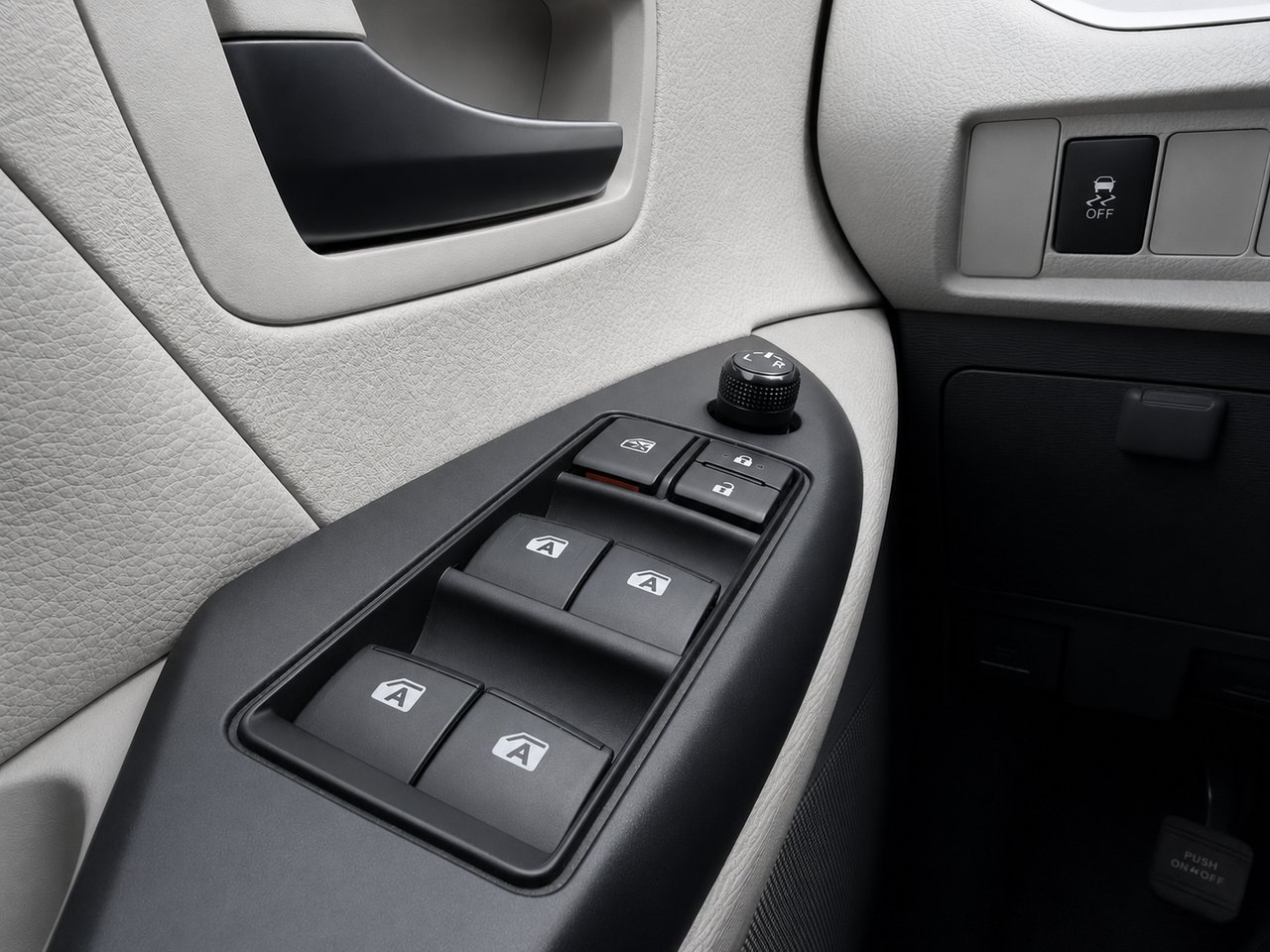 2019 Toyota Sienna LE Grey Châteauguay - photo #15