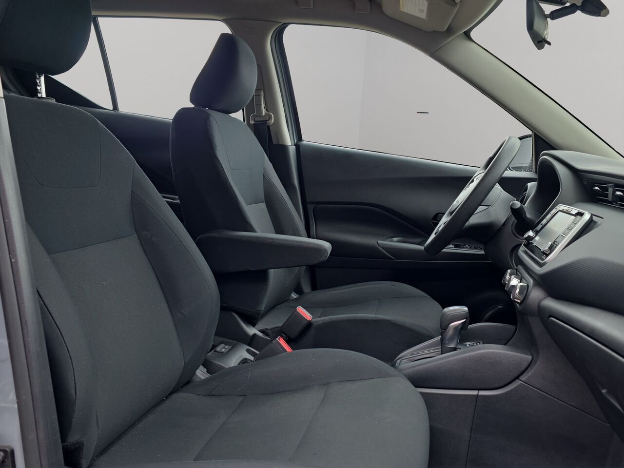 2024 Nissan Kicks S TA, commande audio au volant, bluetooth White Val-David - photo #13