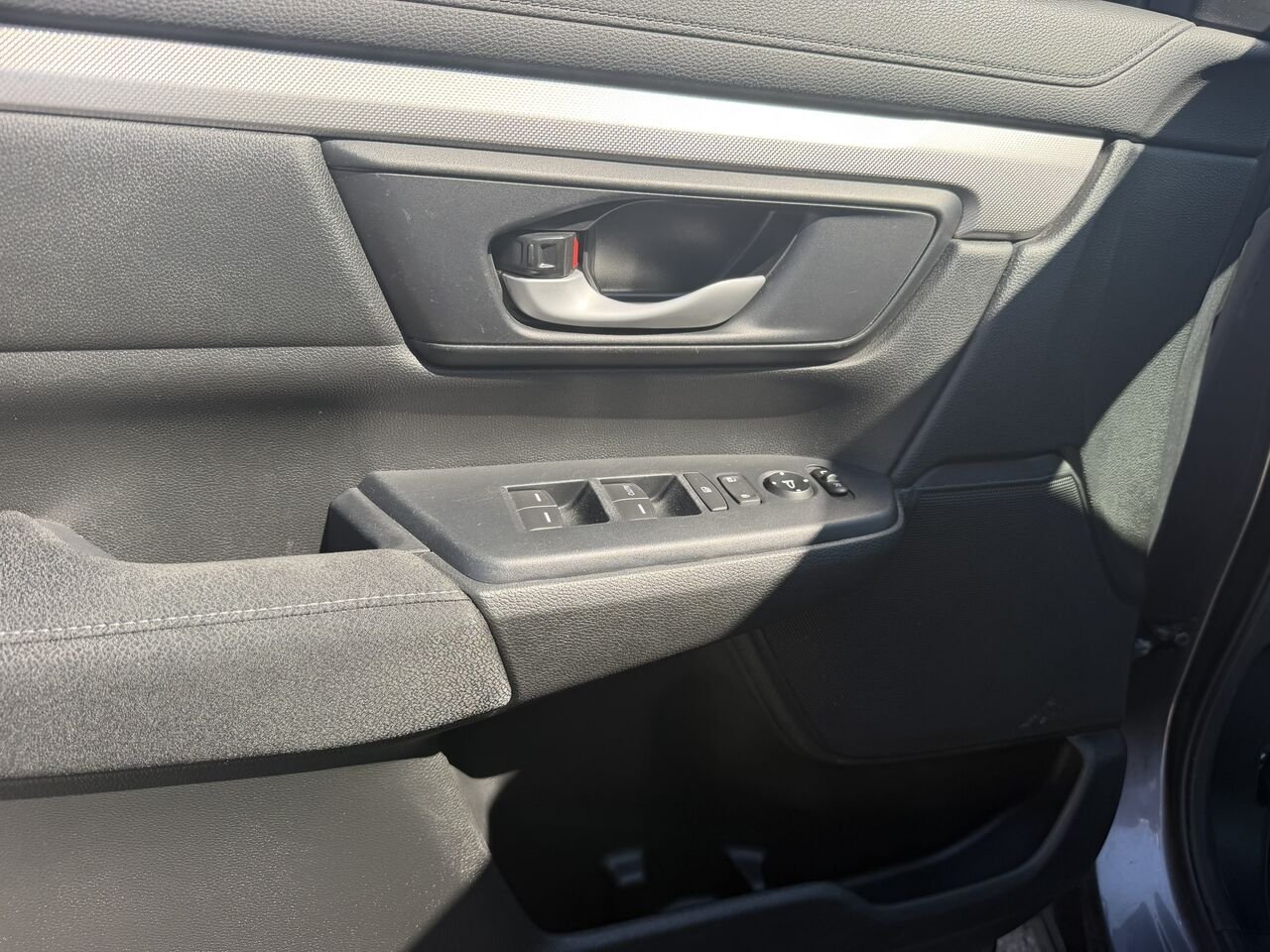 2019 Honda CR-V LX Black Laval - photo #20