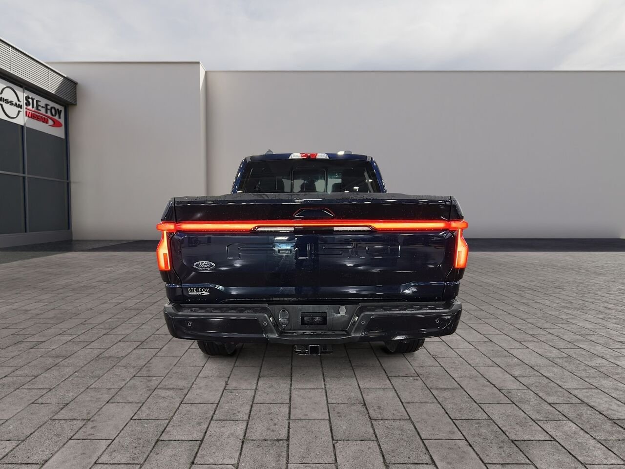 2023 Ford F-150 Lightning GROUPE 510 A, standard range Blue Québec - photo #2