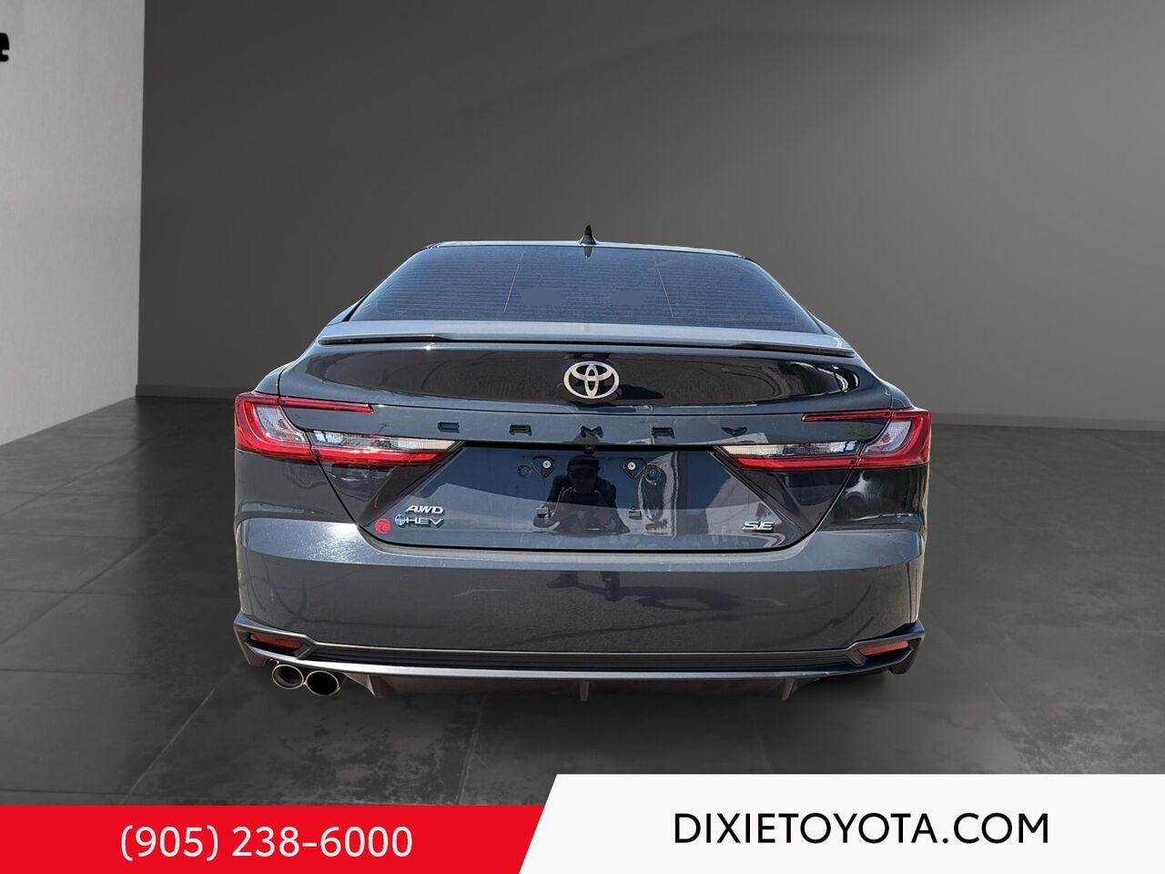 2025 Toyota Camry HYBRID SE UPGRADE AWD / CLEAN CARFAX / MOONROOF / ALLOY WHEELS / CARPLAY AND ANDROID AUTO Underground Mississauga - photo #4