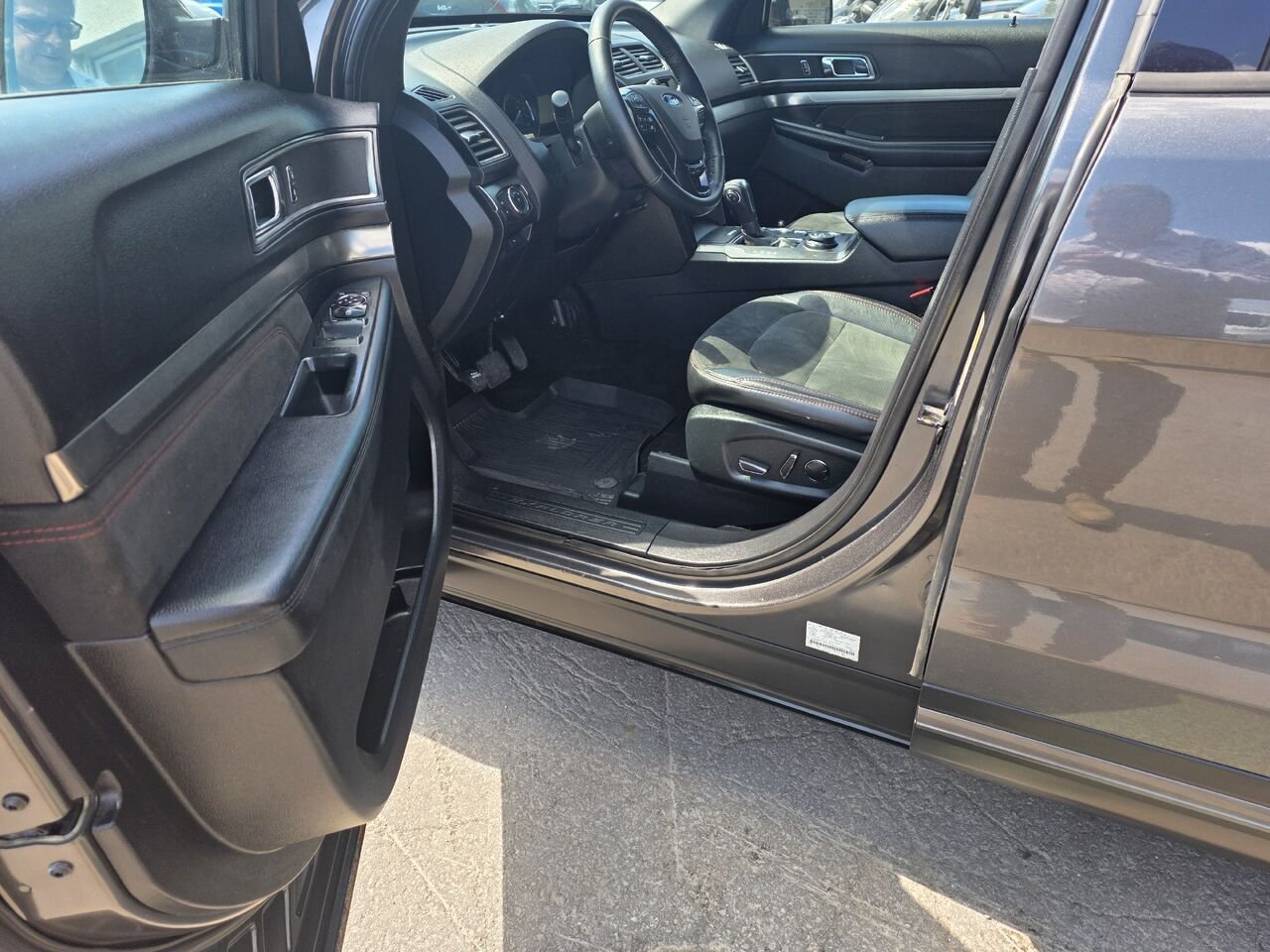 2018 Ford exolorer Grey  - photo #8