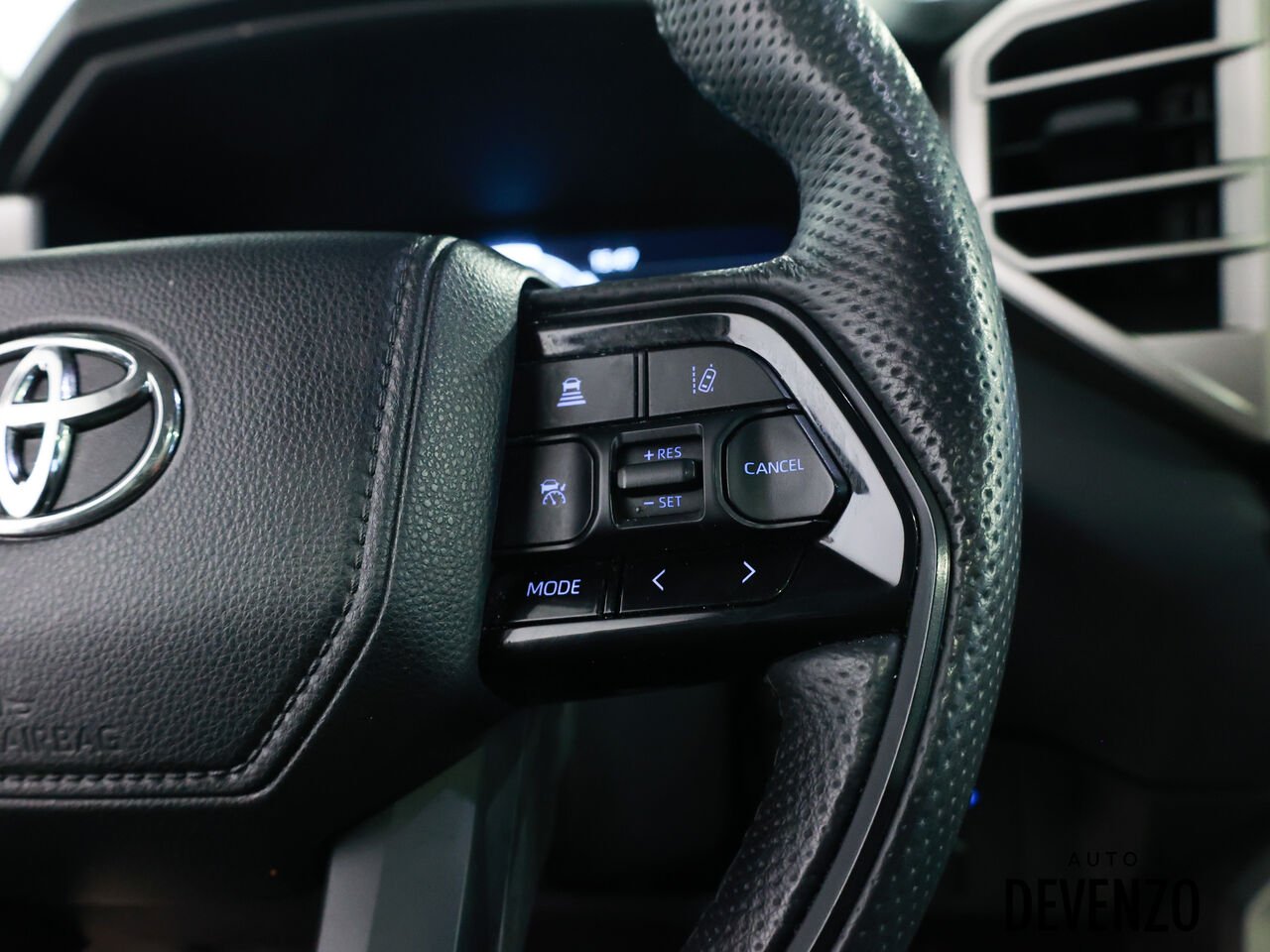 2024 Toyota Tundra Grey Saint-Eustache - photo #15