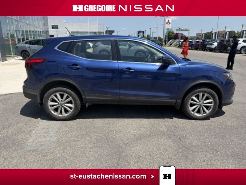 2019 Nissan Qashqai Blue Laval - photo #13