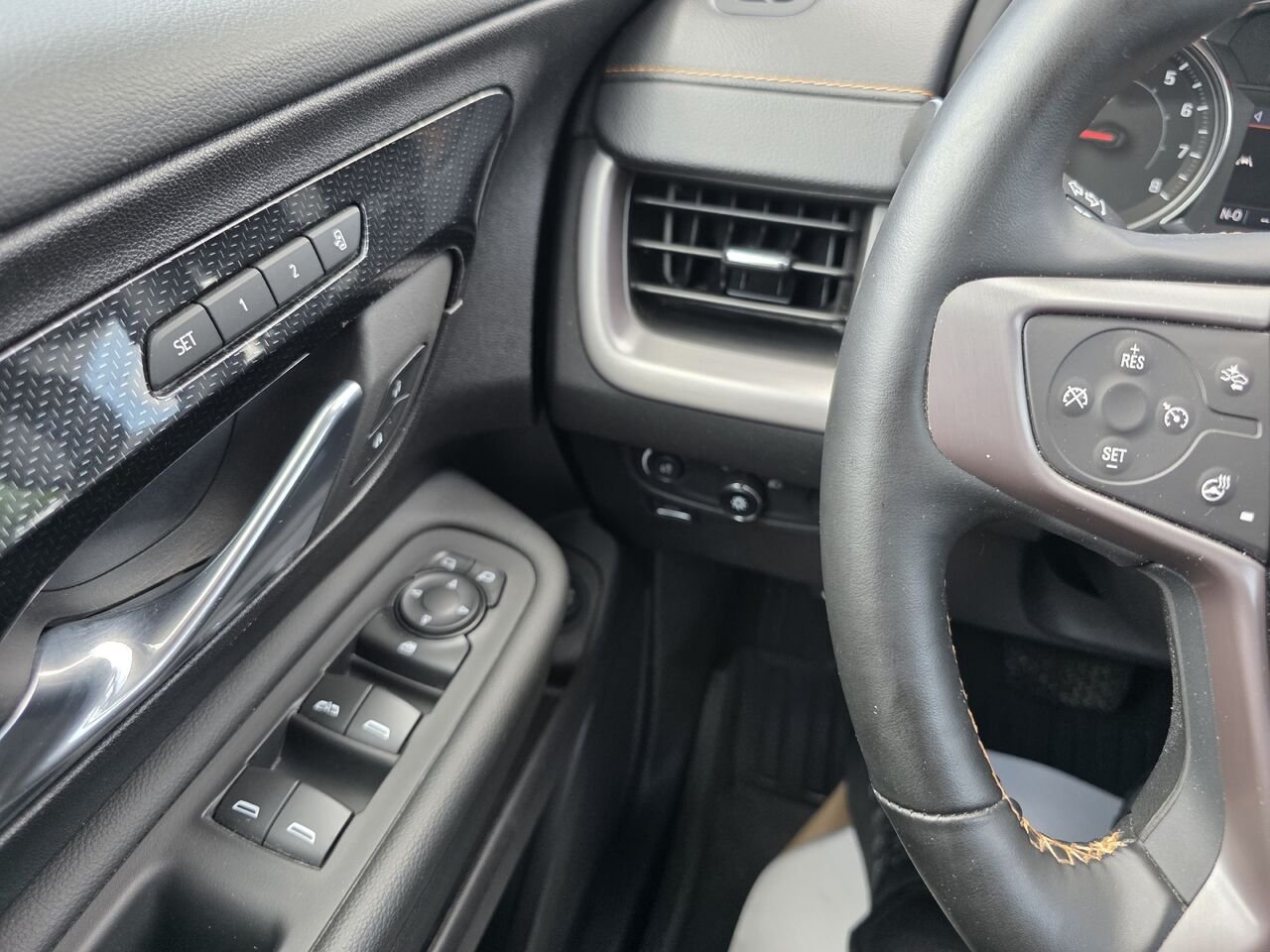 2024 GMC Terrain AT4 Red Rouyn-Noranda - photo #15