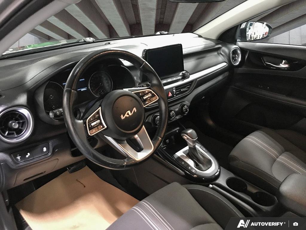 2023 Kia Forte5 2601570A | EX gray Edmonton - photo #12